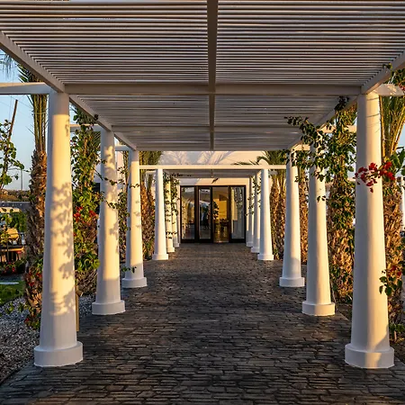 Cresanto Luxury Hotel