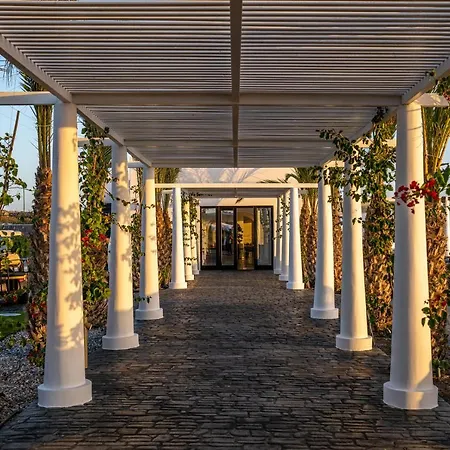 Hotel Cresanto Luxury