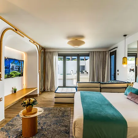 מלון Cresanto Luxury 5*