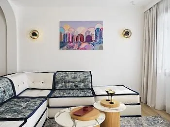 מלון Cresanto Luxury אימרוביגלי
