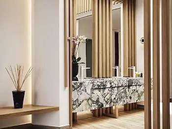 Cresanto Luxury מלון