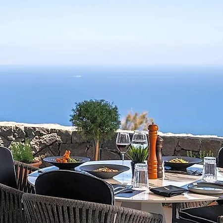 Cresanto Luxury Hotel