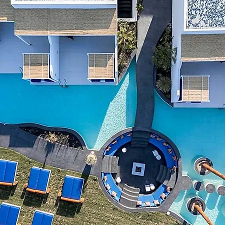 Cresanto Luxury Hotel