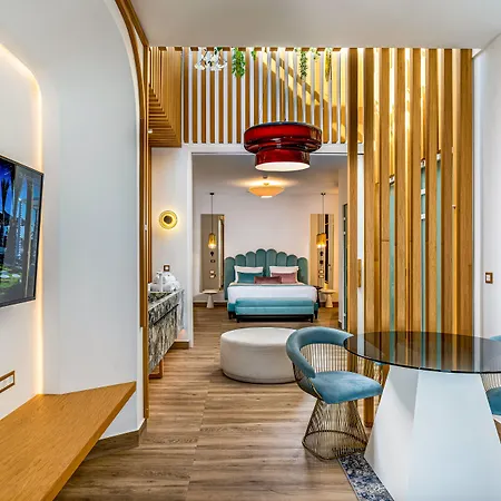 호텔 Cresanto Luxury 이메로비글리