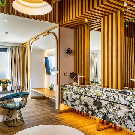 Cresanto Luxury 호텔