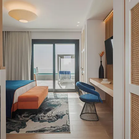 호텔 Cresanto Luxury 이메로비글리
