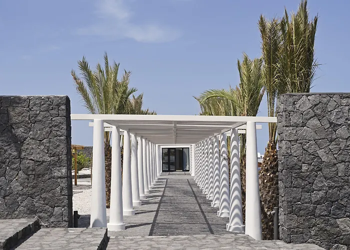 Cresanto Luxury Hotel