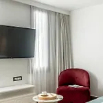 מלון Cresanto Luxury 5*