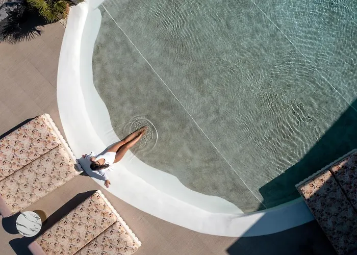 Cresanto Luxury מלון 5*